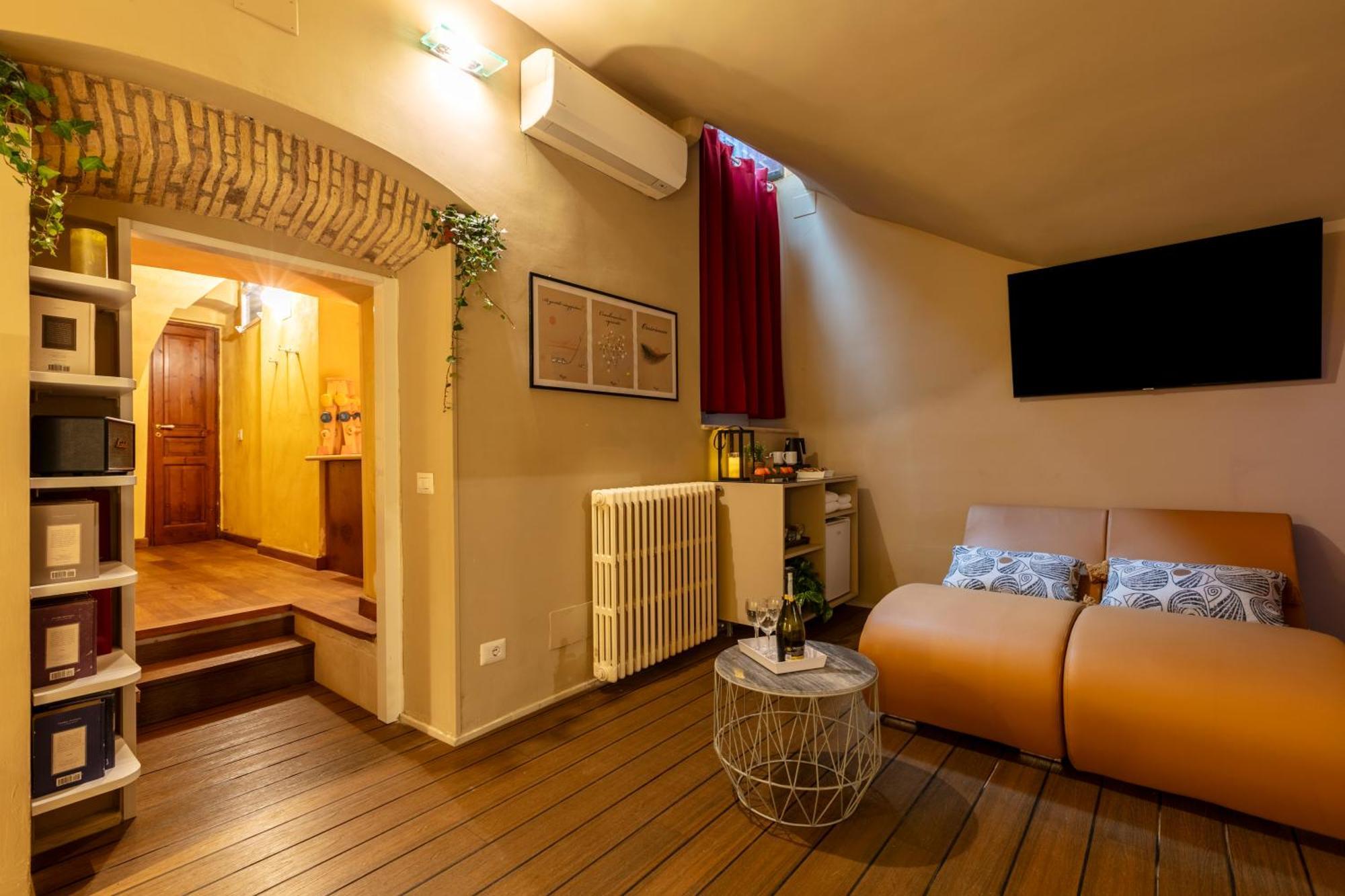 Romac Coronari With Gym, Sauna And Garden Appartement *